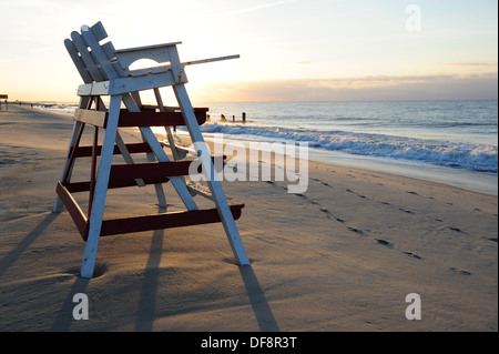 USA New Jersey Cape May NJ N.J. shore Beach Océan atlantique Lifegueard président hors-service sunrise surf Banque D'Images
