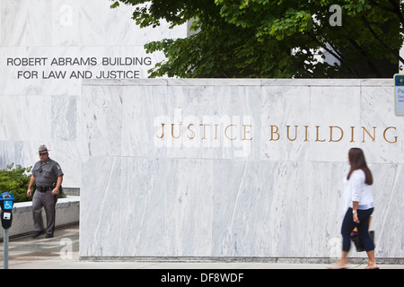 Le Bâtiment Robert Abrams pour le droit et la justice est représenté à Albany, NY Banque D'Images