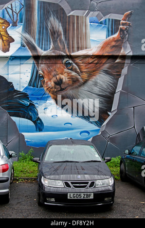 Détail de la fresque de la faune peint sur un mur du parking dans Ingram Street dans le centre de Glasgow. Banque D'Images