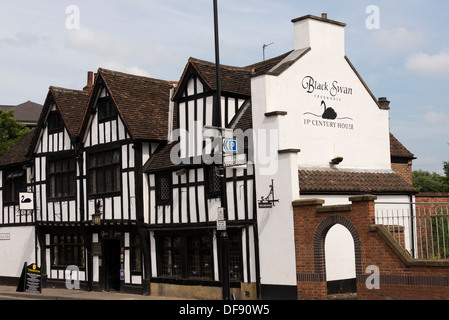 Le cygne noir un pub du 15ème siècle dans la région de York, North Yorkshire, Angleterre. Banque D'Images