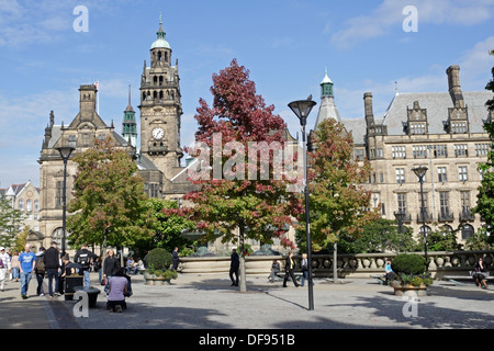 Hôtel de ville de Sheffield et les jardins de la paix, Angleterre, Royaume-Uni, centre-ville anglais Banque D'Images