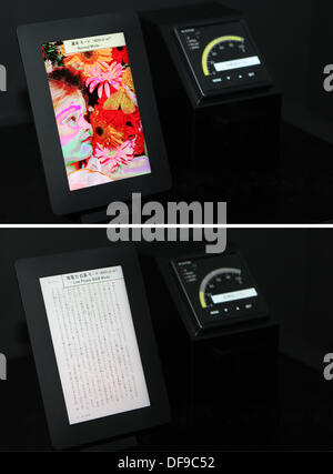 Tokyo, Japon. 06Th Oct, 2013. - Un COMBO Combinaison photo montre un prototype de ce qu'on appelle l'affichage MEMS pour tablettes par Sharp à l'électronique grand salon CEATEC 2013 au centre de convention Makuhari Messe à Chiba près de Tokyo, Japon, 01 octobre 2013. Si montrant une photo en noir et blanc (EN BAS) l'écran utilise presque pas d'électricité. Photo : Christoph Dernbach/dpa/Alamy Live News Banque D'Images