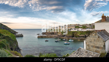 Une vue panoramique de Port Isaac un village historique en Cornouailles du nord et l'ensemble des nombreux films et programmes TV. Banque D'Images