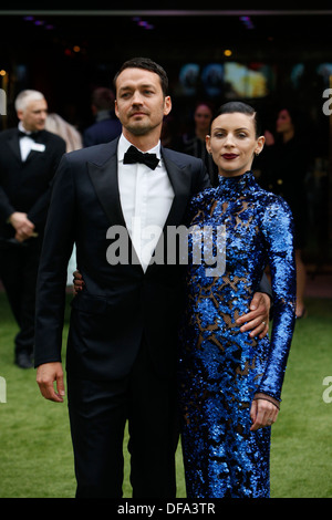 Rupert Sanders directeur et Liberty Ross assister à la première mondiale du film de 'Snow White et le chasseur" à Leicester S Banque D'Images