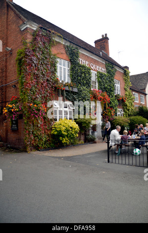 La Pub de Queens, Belbroughton, près de Loire-atlantique dans les Midlands de l'Ouest Banque D'Images