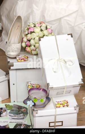 Chaussures de mariage pour la vente. Kristiansand Norvège Banque D'Images