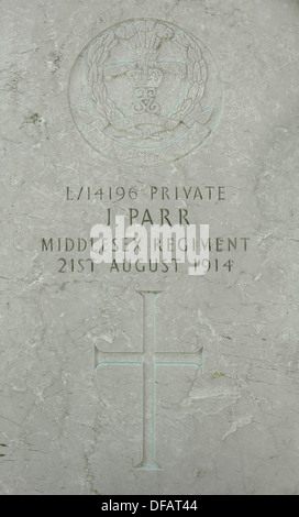 Tombe de John Parr, premier soldat britannique tué pendant la Première Guerre mondiale, un cimetière St Symphorien, Saint-Symphorien, Belgique Banque D'Images