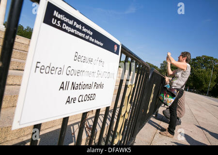 Washington DC, USA. 06Th Oct, 2013. Le Lincoln Memorial est fermé et barricadées en raison de la fermeture du gouvernement le 1 octobre 2013 à Washington, DC. Le gouvernement fédéral américain fermer à minuit après que le Congrès a été incapable d'adopter un projet de loi de financement sur un différend à l'Obamacare defund. Credit : Kristoffer Tripplaar/Alamy Live News Banque D'Images