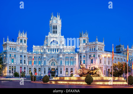 Plaza de la Cibeles par nuit, Madrid, Espagne. Banque D'Images