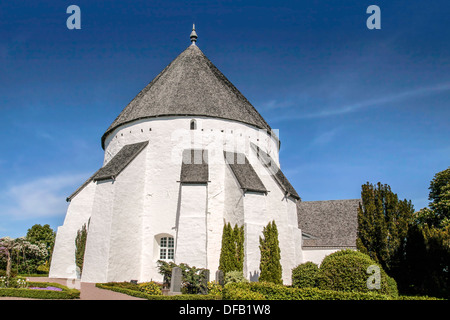 L'église Osterlars sur Bornholm, Danemark Kirke Banque D'Images