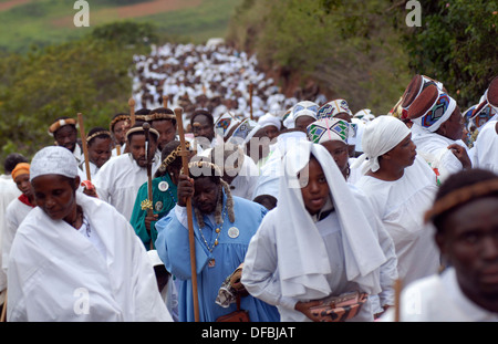 Membres Shembe foi (Nazareth Baptist Church) un hybride religieux le christianisme et les traditions africaines au cours de pèlerinage annuel Banque D'Images