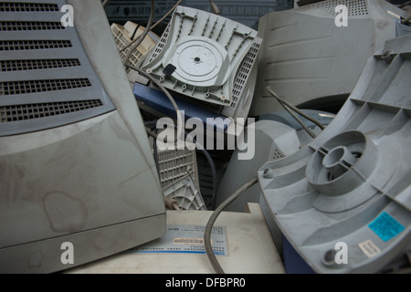 Taiyuan, Shanxi, en Chine. Un tas d'écrans d'ordinateur. Banque D'Images