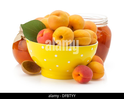 Fruit abricot isolé sur fond blanc Banque D'Images