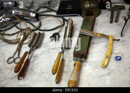 Hairdressings Antique Tools Banque D'Images