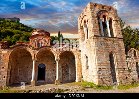 Les ruines de l'église byzantine de Sainte Sophie dans le monastère du Christ qui donne la vie Mystras Grèce Banque D'Images