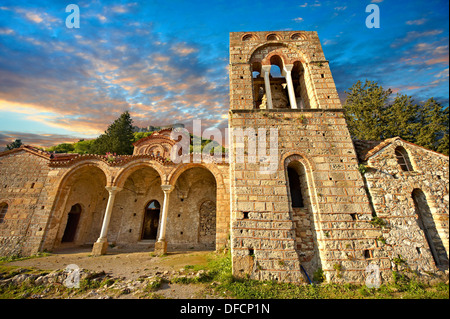 Les ruines de l'église byzantine de Sainte Sophie dans le monastère du Christ qui donne la vie Mystras Grèce Banque D'Images