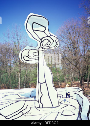 Pays-bas, Gueldre, Kroller-Muller museum, "Jardin de l'oeuvre d'email' dans le parc de sculptures de Jean Dubuffet. Banque D'Images