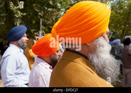 Les hommes sikhs portant dastar - USA Banque D'Images