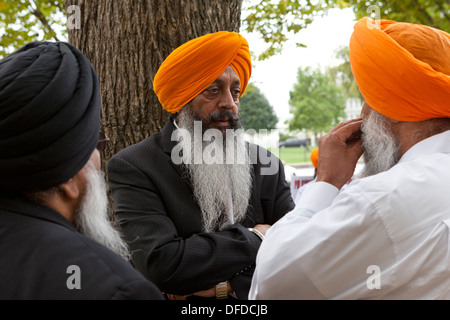 Les hommes sikhs portant dastar - USA Banque D'Images