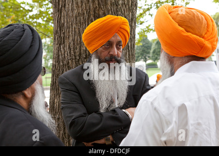 Les hommes sikhs portant dastar - USA Banque D'Images