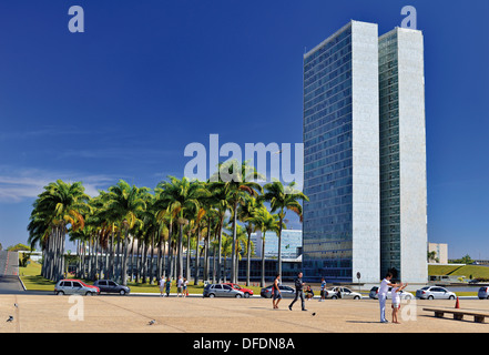 Brésil, Brasilia : Vue de l'édifice du Congrès National des trois pouvoirs Square Banque D'Images