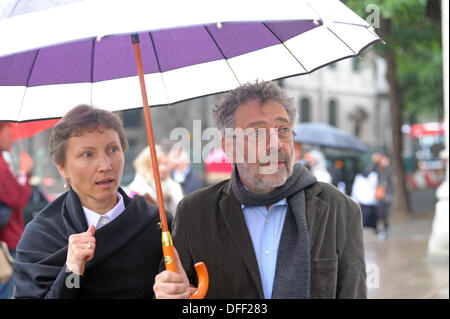 Londres, Royaume-Uni. 3e oct, 2013.Marina Litvinenko arrive à la Cour royale de Justice de Londres pour monter une contestation judiciaire contre la décision du gouvernement de ne pas tenir d'enquête sur la mort de son mari Alexander de l'empoisonnement au polonium 03/10/2013 Credit : JOHNNY ARMSTEAD/Alamy Live News Banque D'Images