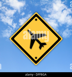 Aéroport avion signe sur beau fond de ciel. Banque D'Images
