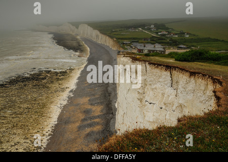 Sea mist enveloppes les Sept Soeurs près de Urrugne, East Sussex, UK Banque D'Images