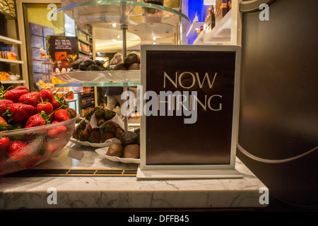 Une boutique de chocolats Godiva sur la Cinquième Avenue à New York Banque D'Images