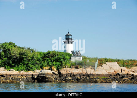 La pointe est le phare sur le port de Gloucester Gloucester, Massachusetts, Etats-Unis, vus de la goélette Ardelle Banque D'Images