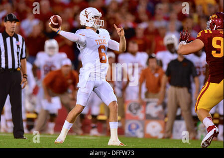 Ames, Iowa, USA. 3e oct, 2013. Le 3 octobre. 2013 : Texas QB # 6 Cas McCoy en action au cours de la NCAA football match entre l'Iowa State Cyclones et le Texas longhorns au stade Jack Trice à Ames, Iowa.Ke Lu/CSM/Alamy Live News Banque D'Images