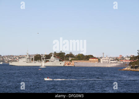 Le port de Sydney, Australie. 08Th Oct, 2013. L'arrivée des navires dans le port de Sydney pour la Revue internationale de la flotte, qui célèbre le centenaire de la Marine royale australienne. Crédit : Richard Milnes/Alamy Live News Banque D'Images