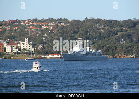 Le port de Sydney, Australie. 08Th Oct, 2013. L'arrivée des navires dans le port de Sydney pour la Revue internationale de la flotte, qui célèbre le centenaire de la Marine royale australienne. Crédit : Richard Milnes/Alamy Live News Banque D'Images