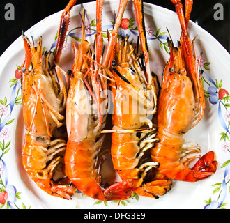 Crevettes grillées style asiatique de la nourriture. Banque D'Images