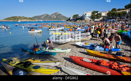 Les kayakistes à San Telmo. L'île de Majorque. Espagne Banque D'Images