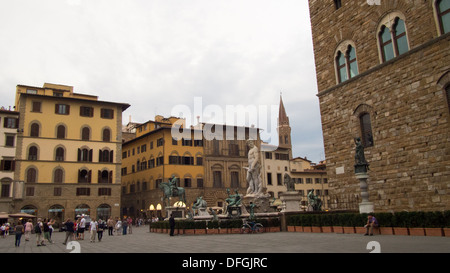 Florence, y compris la Fortana di Nettuna statue et fontaine [de la mer] Nettuna dieu romain, Toscane, Italie Banque D'Images