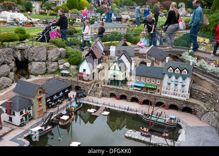 Bekonscot model village Beaconsfield, Buckinghamshire, UK Crédit photo : David Levenson /Alamy Banque D'Images