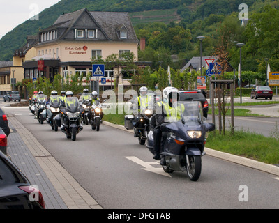 Groupe de motocyclistes équitation de Cochem, la Moselle en Allemagne est très populaire auprès des motocyclistes. Banque D'Images