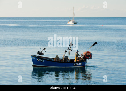 Voyage de pêche en bateau sur la bière à Devon, Angleterre Banque D'Images