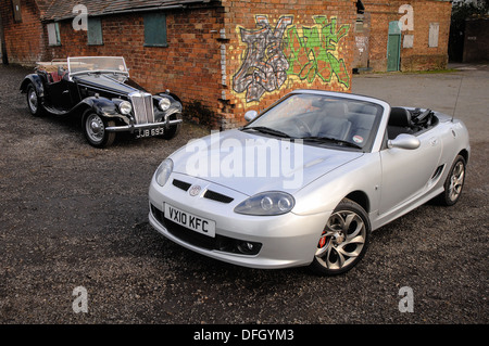 La vieille et nouvelle MG Banque D'Images