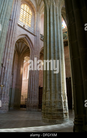 Piliers de la nef principale à Santa Maria Cathedal d'Astorga. Astorga. Castilla y Leon, Espagne Banque D'Images