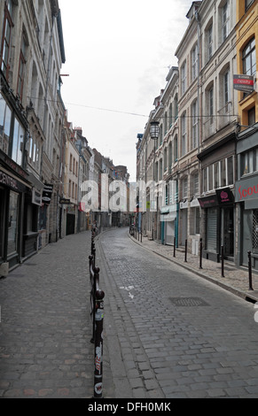 Vue imprenable sur la Rue de la Clef, Vieux-Lille (vieille ville), Lille, Nord Pas de Calais, Nord, France. Banque D'Images