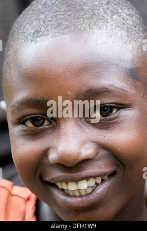 Filles rwandaises close up coeur chaleureux sourires avec l'amitié et la bonté Banque D'Images