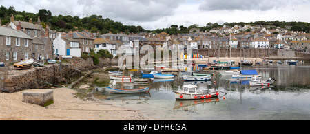 Port Mousehole Cornwall, Angleterre Banque D'Images