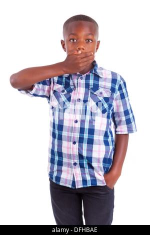 African American boy hiding bouche, isolé sur fond blanc - les noirs Banque D'Images