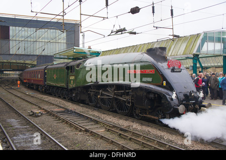 Locomotive à vapeur "Union de l'Afrique du Sud' 60009 charte spéciale En train La gare de Carlisle Cumbria England Royaume-Uni Banque D'Images