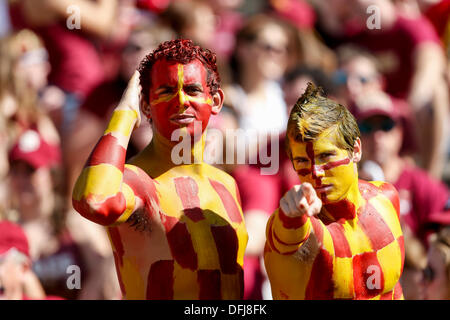 Tallahassee, FL, USA. 05Th Oct, 2013. 05 octobre 2013 : Florida State Seminoles encourager les élèves pendant le jeu entre les Maryland Terrapins et la Florida State Seminoles à Doak S. Campbell Stadium. Credit : Cal Sport Media/Alamy Live News Banque D'Images