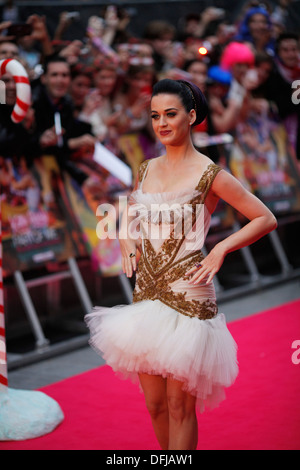 Le chanteur britannique Katy Perry assiste à la première du documentaire film 'Katy Perry : Part Of Me' à Leicester Square à Londres, BRI Banque D'Images