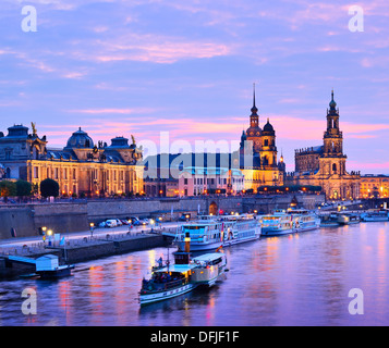 Dresde, Allemagne cityscape sur l'Elbe. Banque D'Images