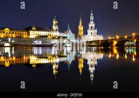 Dresde, Allemagne cityscape sur l'Elbe. Banque D'Images